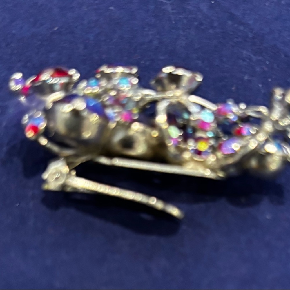 Aurora Borealis Rhinestone Clip - Picture 4 of 6